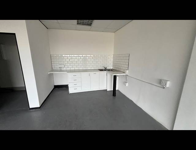 BUSINESS PROPERTY TO RENT IN PAARDEN EILAND